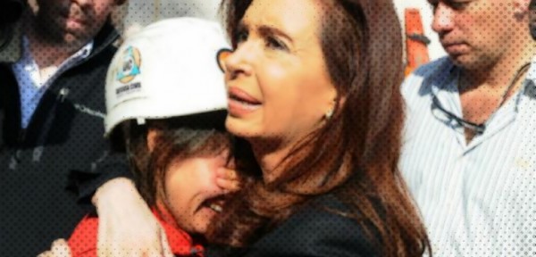 Cristina Fern�ndez estuvo en la zona del derrumbe y visit� a los heridos