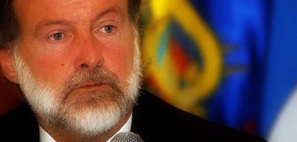 Rafael Bielsa fue operado del coraz�n tras un infarto: est� fuera de peligro