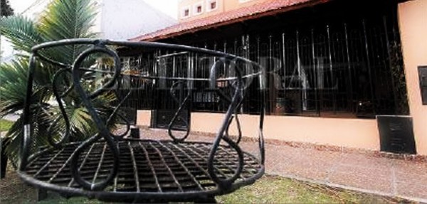 Se disfrazaron de t�cnicos de TV por cable para asaltar una casa