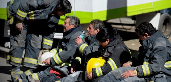Bomberos voluntarios de todo el pa�s celebraron en Plaza Congreso