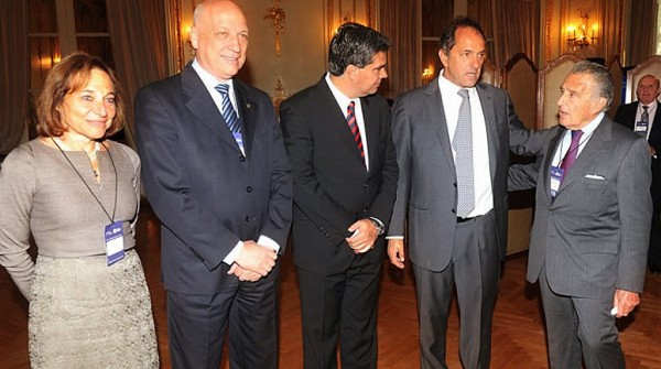Kirchneristas, opositores y empresarios, unidos por la conferencia del Council of the Americas