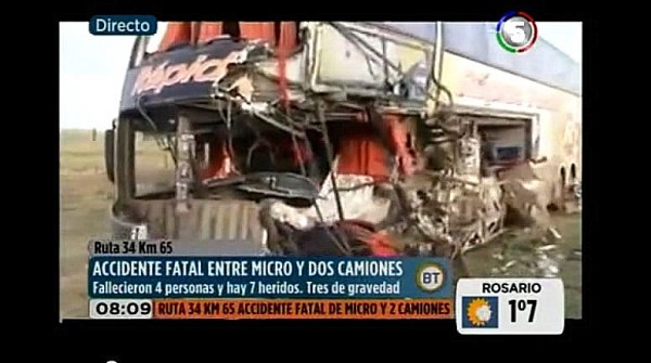 Cinco muertos en un choque entre dos camiones y un micro en la ruta 34