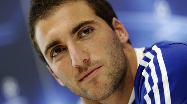 Higua�n tuvo un accidente en el mar y fue internado