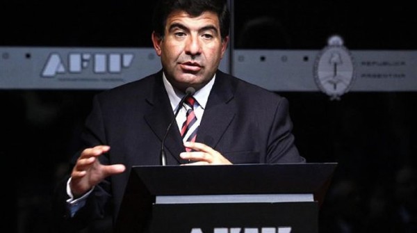 Si un trabajador cobró al menos un sueldo mayor a 15.000 pesos en el año seguirá pagando ganancias