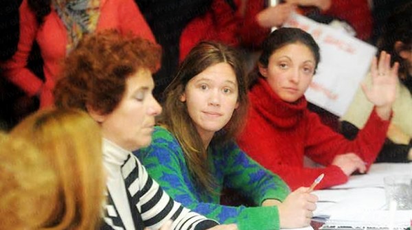 Hay ms jvenes que no estudian ni trabajan que en 2003