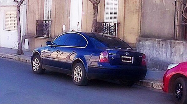 Se le escap� un tiro mientras discut�a en el auto con su novia