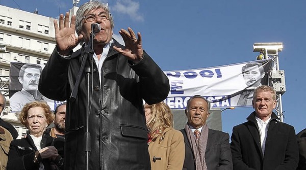 Moyano respaldó a Caló y señaló: