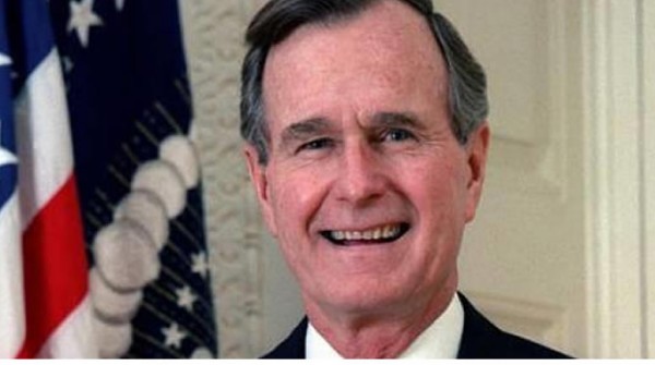 La oficina de George H.W. Bush dio por muerto a Mandela y envi� condolencias.