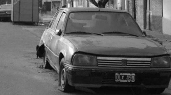 En confuso hecho, hallan muerto de dos balazos a un joven que dorm�a en un auto