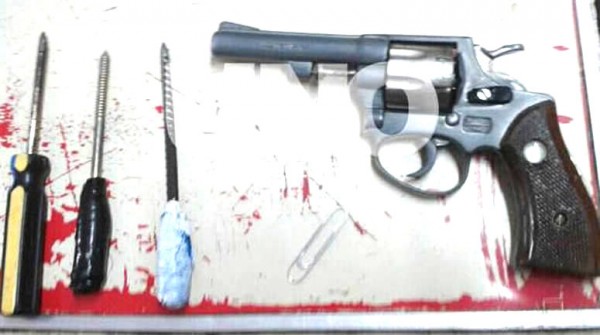 Facas y revolver en una escuela santafesina