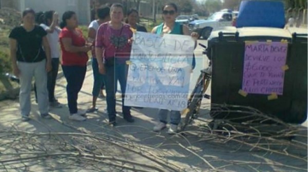 Madres se quejan por el cobro de cuotas en un jardn pblico