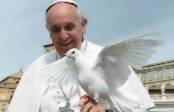 Sangre de San Jenaro se hizo l�quida durante la visita del Papa Francisco