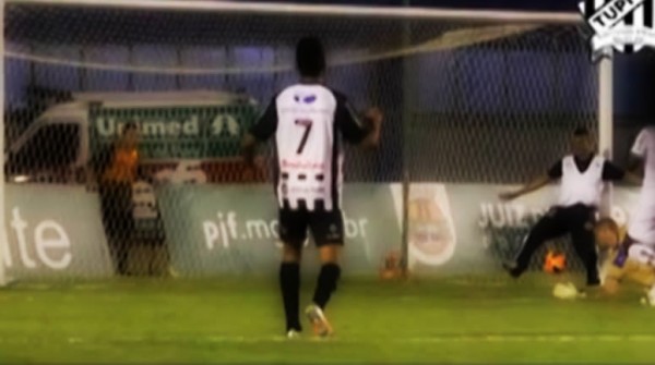 Un masajista fue la figura en el juego m�s ins�lito del a�o