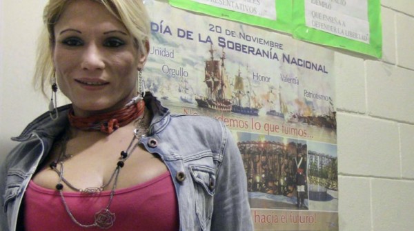 Cómo vive una chica trans detenida en una cárcel de varones