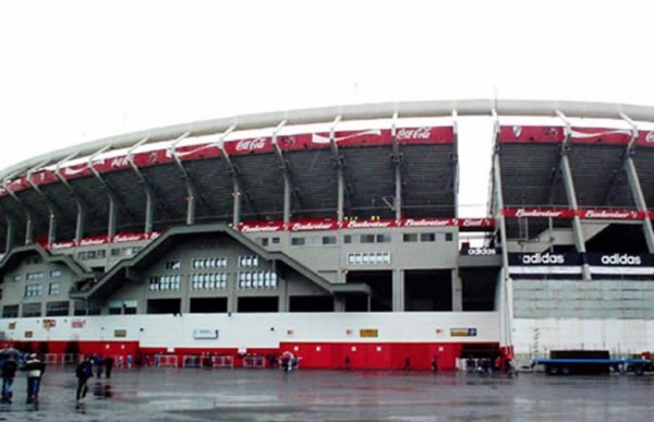 River 'parado' por una deuda con todos los empleados