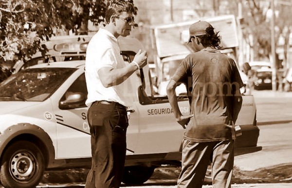 Esc�ndalo: el municipio desactiva sem�foros para evitar limpiavidrios