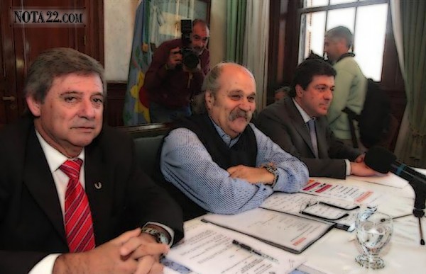 De los 55 mil polic�as bonaerenses, s�lo 32 mil salen a la calle   