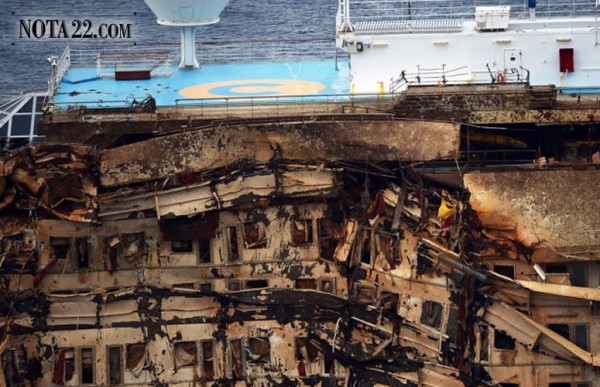 Hallan restos humanos alrededor del Costa Concordia
