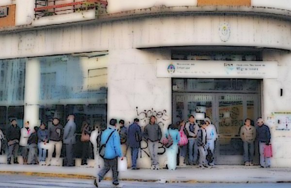 Antecedentes penales y documentacin falsa: cules son los delitos que podran motivar la expulsin de extranjeros