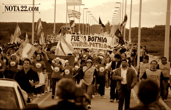 Asamble�stas piden la intervenci�n del Papa y se re�nen en Arroyo Verde