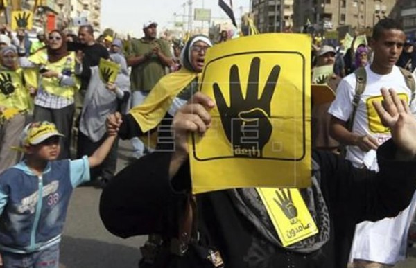 Al menos cinco muertos y cuarenta heridos en los disturbios en Egipto