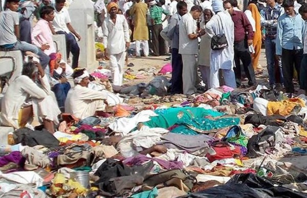 Aumentan a 110 los muertos en la estampida en un templo hind� en la India