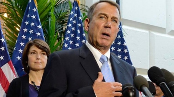 El republicano Boehner aplaza la votaci�n para desbloquear la crisis fiscal de EEUU