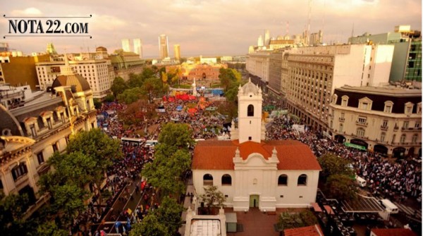 Lealtad: sin Cristina, el kirchnerismo se convocó en la Plaza para un acto sin oradores