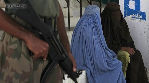 Las 29 prohibiciones que los talibanes imponen a las mujeres 