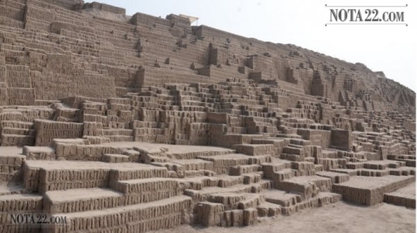 Per�: descubren tumba de mil a�os con un adulto y un ni�o