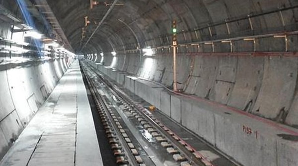 El T�nel submarino m�s profundo del mundo une Europa y Asia en Estambul 