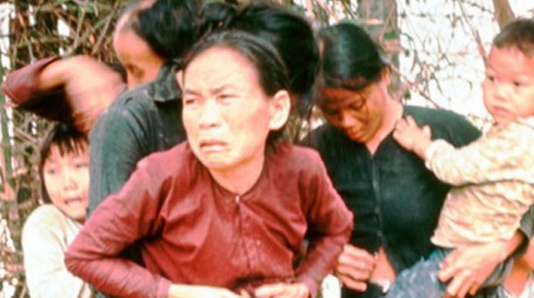 �Por qu� la mujer de blusa negra en esta fotograf�a deber�a importarle?