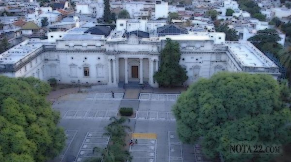 La Legislatura Provincial suspendi a Garca y Gann por mal desempeo en sus funciones