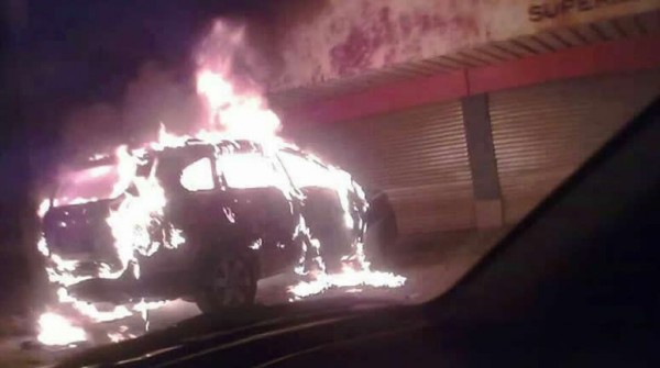 Un nuevo auto quemado en la ciudad de Santa Fe y suman 85 en lo que va del 2015