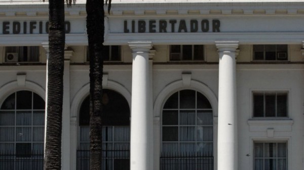 Allanaron la sede del Ejército por una denuncia de espionaje