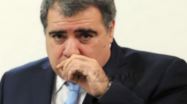 Renunció Pierri