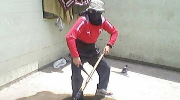 Desplazaron a los jefes de la c�rcel de Campana por las fotos de los presos armados con facas