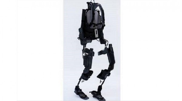 Estudiantes de escuela t�cnica desarrollan un exoesqueleto que permite caminar a personas discapacitadas