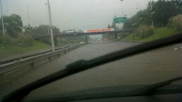 Importantes demoras y caos en la Panamericana por anegamientos