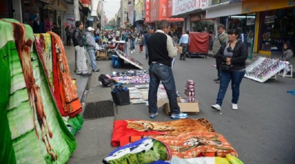 Comerciantes de la San Mart�n se quejan por la presencia de vendedores ambulantes