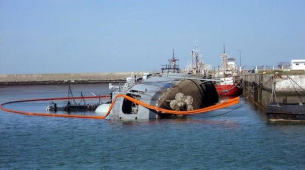 La Armada comenzó el proceso para reflotar al ex destructor Santísima Trinidad