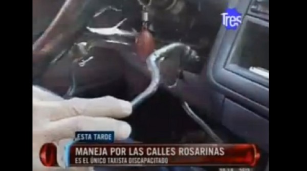 Taxista dise�a mecanismo para conducir sin usar las piernas