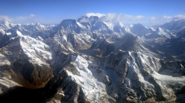 Ya son 38 los muertos y 332 los rescatados en las monta�as de Nepal 