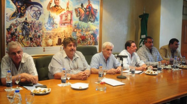 El Gobierno dio marcha atr�s y suaviz� los controles que enfurecieron a los gremios