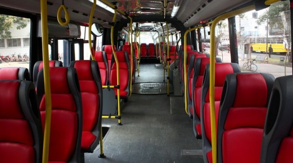 Paro de colectivos d�a cinco: a la espera de una soluci�n