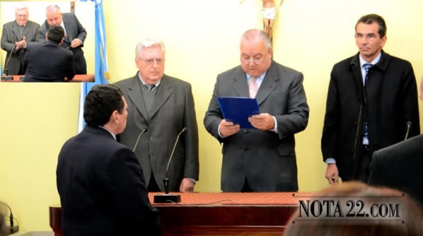 El Dr. Rafael Guti�rrez tom� juramento al Dr. Carlos Renna 