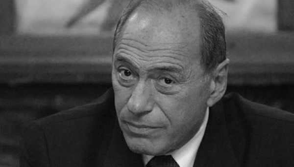 Ra�l Zaffaroni insisti� en la necesidad de que Gils Carb� se mantenga en su cargo