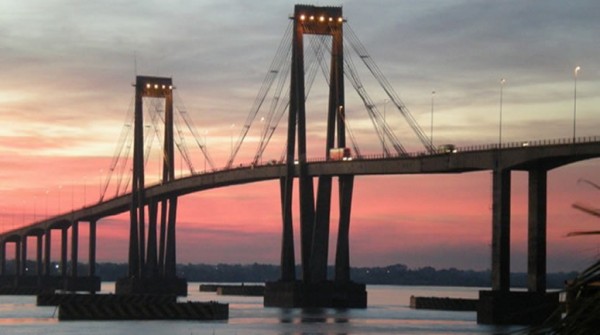 Preocupaci�n en la sociedad por supuestos derrumbes en el puente Chaco-Corrientes
