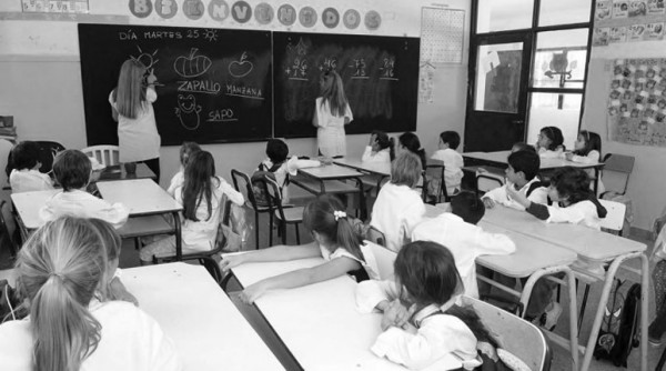 URUGUAY: LOS ALUMNOS Y DOCENTES QUE SEAN CONTACTO ESTRECHO ASINTOMTICOS DE UN CASO DE COVID SEGUIRN YENDO A CLASES