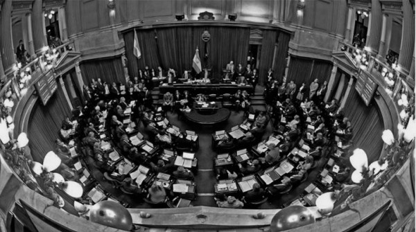 Roberto Carls defiende su pliego en el Senado